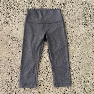 lululemon “Wunder Under” crop legging